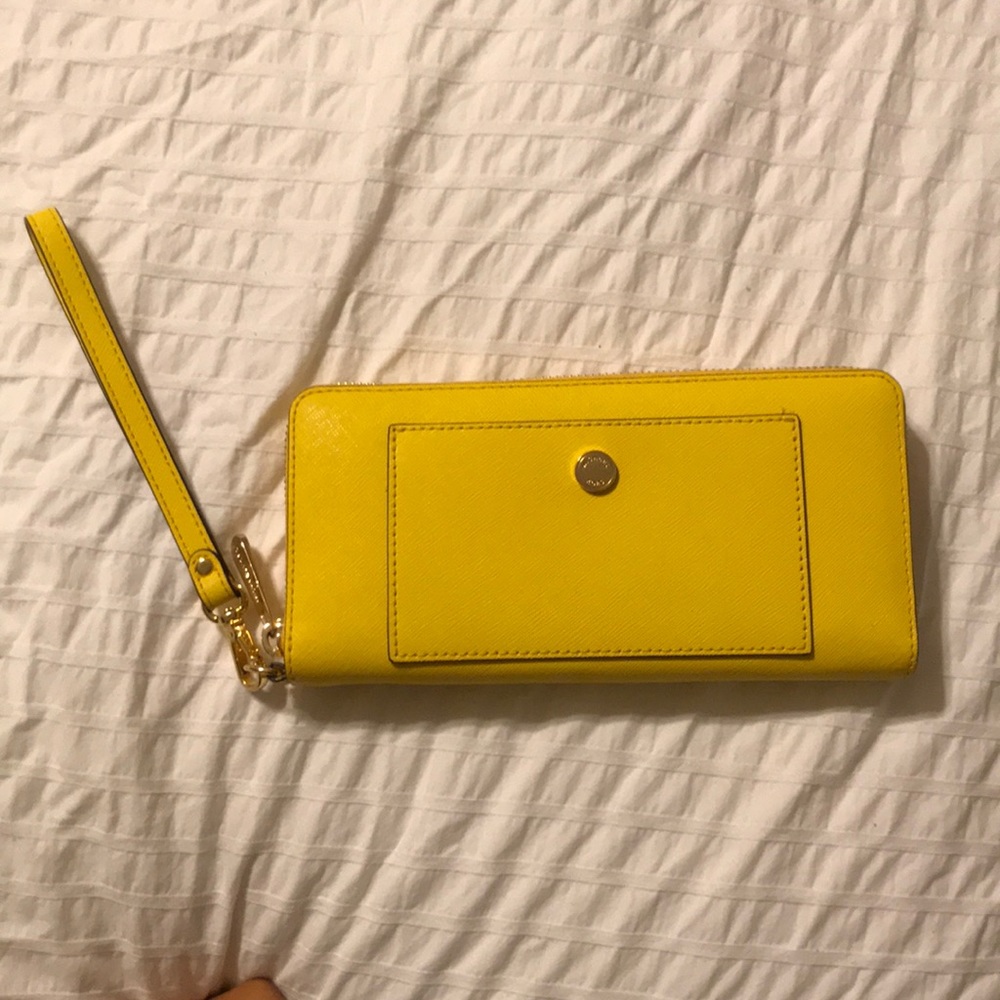 Yellow Michael Kors Wallet with wrist strap 🐝🌟💛
